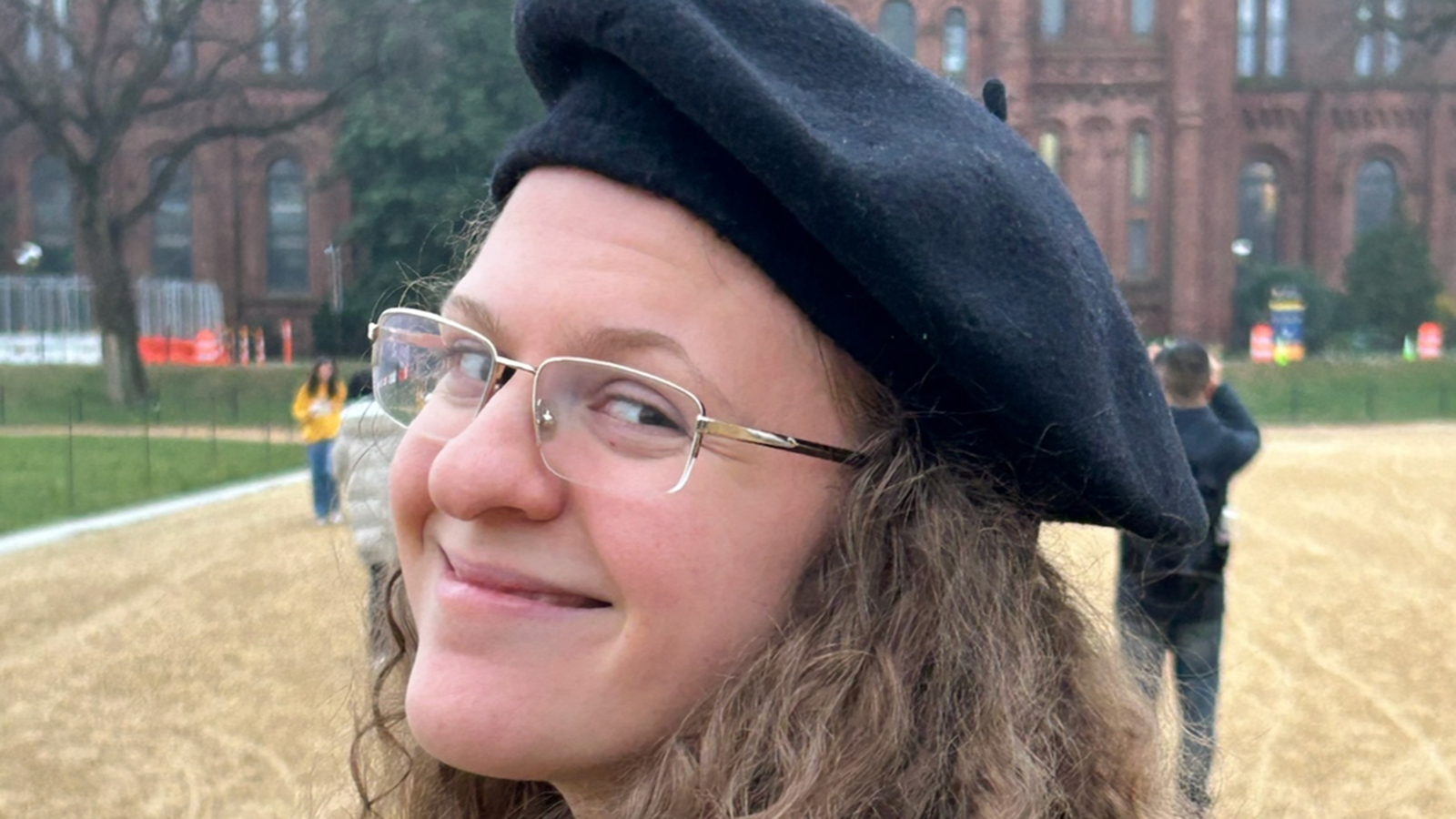 Headshot of Lauren Nelson