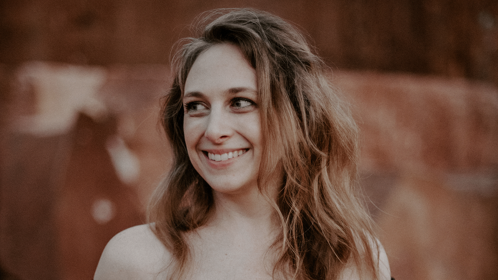Headshot of Caitlin Cribbs